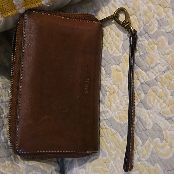 Fossil Handbags - Fossil leather wristlet